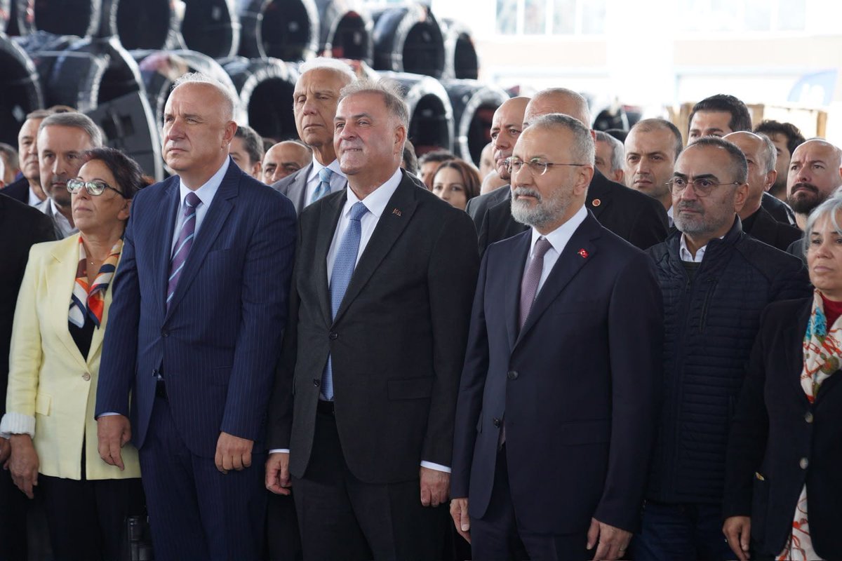 iskignmudurlugu's tweet photo. 🌿 İBB Başkan Vekilimiz Sayın Nuri Aslan'ın katılımıyla İSKİ Avrupa Yakası Toplu Açılış Töreni'ni gerçekleştirdik.

🏗️ İstanbul’un afetlere karşı direncini ve hizmet kapasitemizi artıran 6 yeni tesisimizi kentimize kazandırdık.

🚧 Bağcılar Mahmutbey, Eyüpsultan, Silivri Parkköy ve Selimpaşa’daki lojistik merkezlerimizle; afet ve acil durumlarda ihtiyaç duyulan ekipman ve malzemelerin hızla sahaya ulaştırılmasını sağlayacak operasyonel gücümüzü artırdık.

🏢 Beşiktaş Ek Hizmet Binamızla olası deprem riskine karşı hizmet sürekliliğimizi güvence altına aldık.

🩺Sağlık Hizmet Binamızla gece gündüz İstanbul için emek veren çalışma arkadaşlarımızın sağlık hizmetlerine erişimini daha çağdaş koşullara taşıdık.

✨Toplam 500 milyon TL güncel yatırım bedeline sahip tesislerimiz İstanbul’umuza hayırlı olsun.