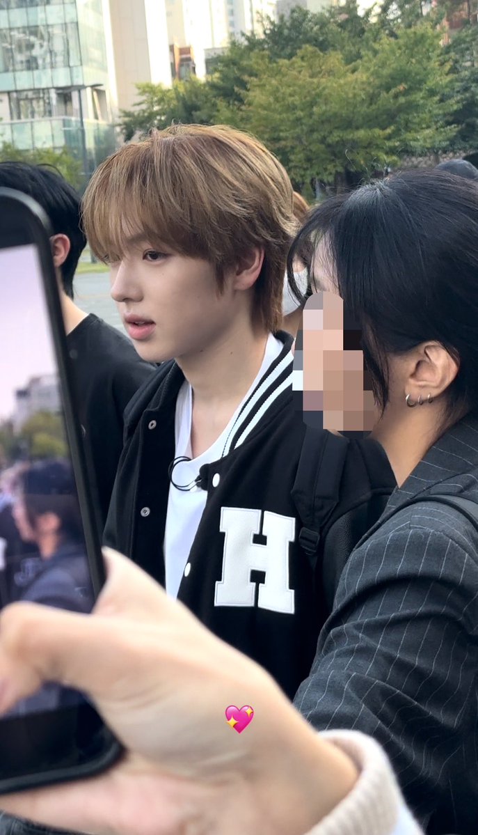 bbangkuu's tweet photo. 26학번 후지나가 사쿠야 << 이런게 왜 등장해서 소녀들을 이리 힘들게 하시나요.. https://t.co/TCt4ashiPA