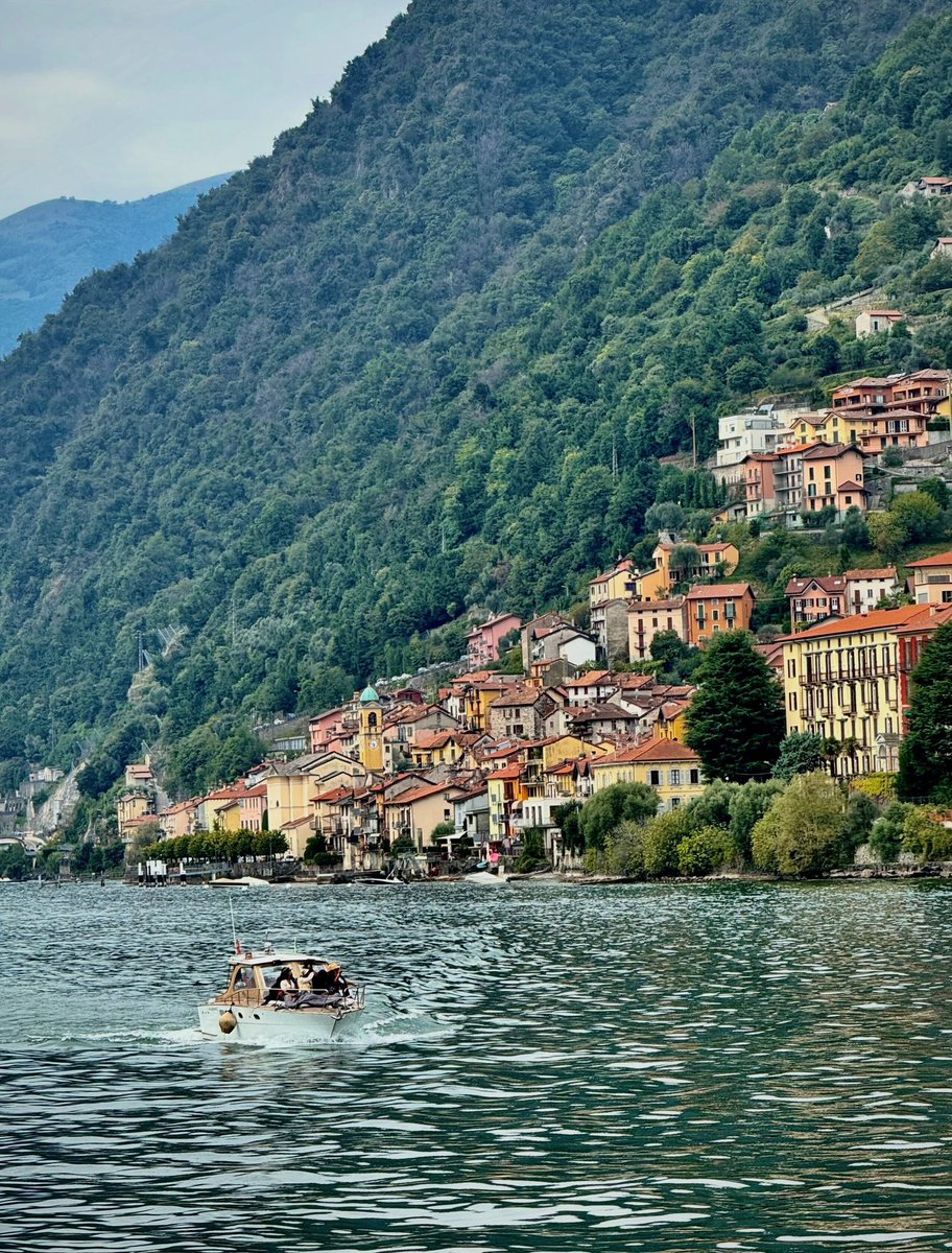 earthserenityy's tweet photo. Lake Como Italy https://t.co/ZXmm3nHq9v