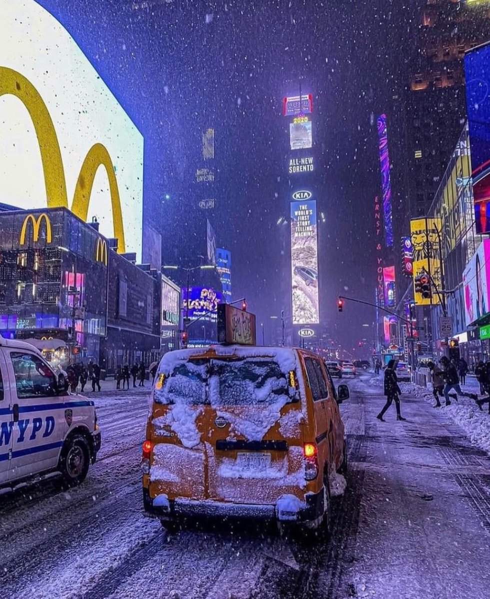 earthserenityy's tweet photo. Winter in New York https://t.co/7Ds9m1lKnL