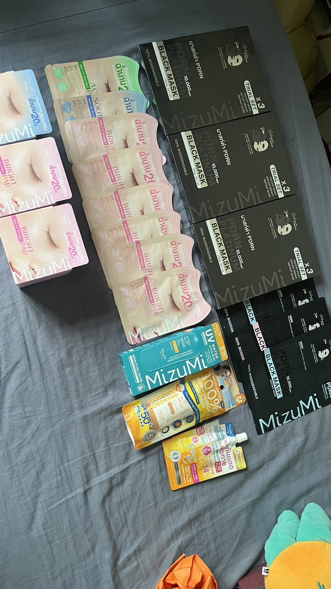 erynavit's tweet photo. Kisah yang mungkin anda kenal 💸💸

PHUWIN MIZUMI MOIST BA
#MizuMIxPHUWIN 
#Moist4Levels https://t.co/TQgOI1eRsq