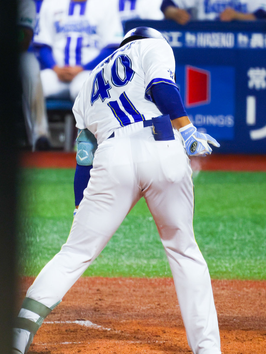 da_da1730's tweet photo. 2026/9/28 横浜スタジアム
個人的に好きな井上さんが毎回やるルーティンを後ろから
#井上朋也
#ベイスターズ https://t.co/urw6YPUZfV