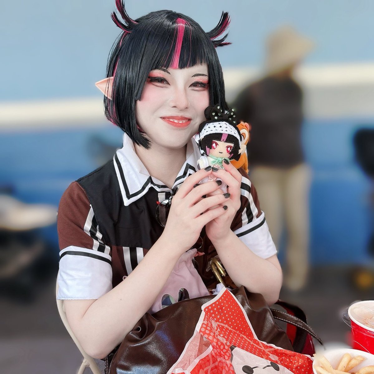 miko_nanairo's tweet photo. くふふっ🦇

#Dハロ2026 
#Dハロ仮装 
#ツイステぬい撮り部 https://t.co/0alqsmR8ZP