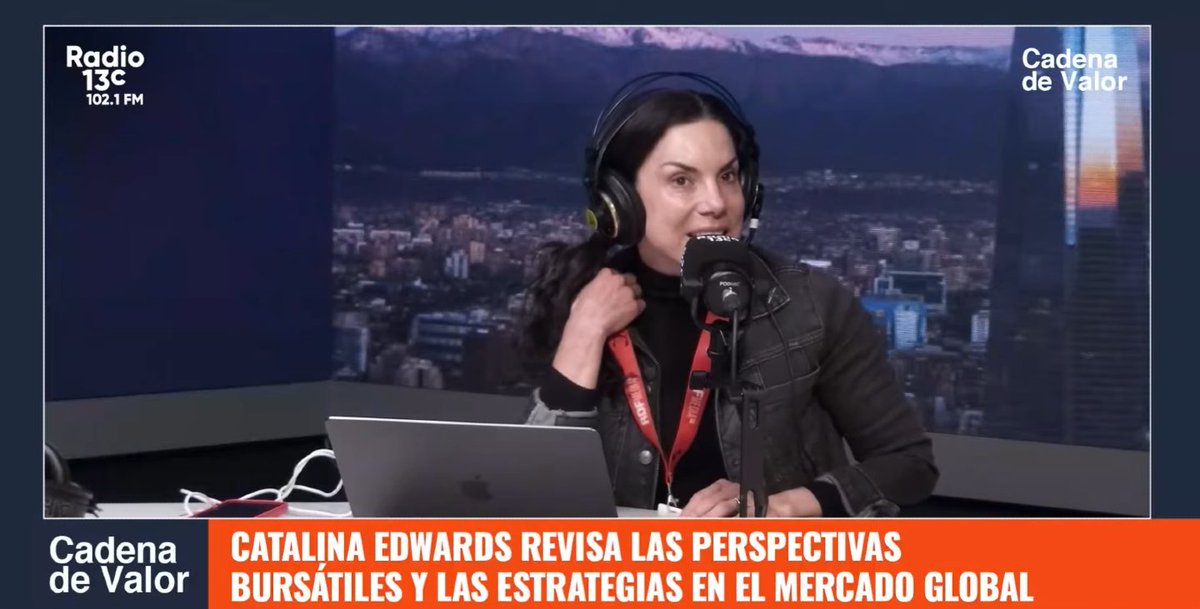 Radio_13c's tweet photo. 🔵 #CadenaDeValor

Catalina Edwards ya está en vivo para detallar las noticias económicas de este miércoles.

▶️ EN VIVO https://t.co/PHuOjV4ImE
📻 Escúchanos https://t.co/Jk0ndQ4ZBD https://t.co/dYkixFKHER