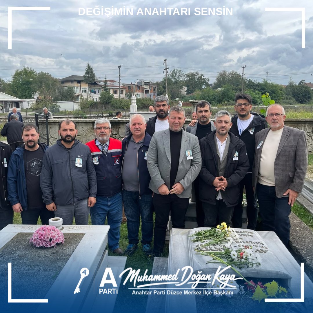 apartiduzceilce's tweet photo. Düzce’mizin yetiştirdiği değerli devlet adamı, eski Bakanımız merhum Avni Akyol’u vefatının 27. yıl dönümünde düzenlenen anma programında rahmet ve minnetle yâd ettik.

Anahtar Parti Düzce Merkez İlçe Başkanlığı olarak teşkilatımızla birlikte programa katılım sağladık. https://t.co/MxEADm8xvw