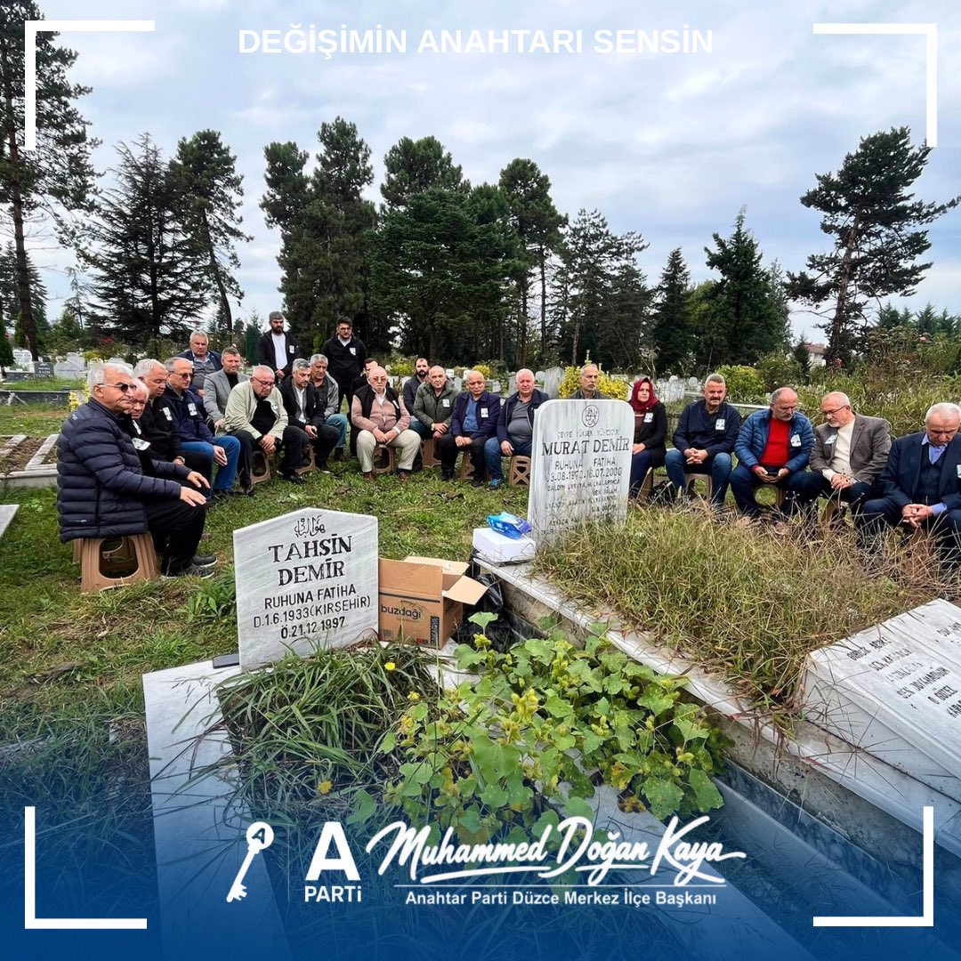 apartiduzceilce's tweet photo. Düzce’mizin yetiştirdiği değerli devlet adamı, eski Bakanımız merhum Avni Akyol’u vefatının 27. yıl dönümünde düzenlenen anma programında rahmet ve minnetle yâd ettik.

Anahtar Parti Düzce Merkez İlçe Başkanlığı olarak teşkilatımızla birlikte programa katılım sağladık. https://t.co/MxEADm8xvw