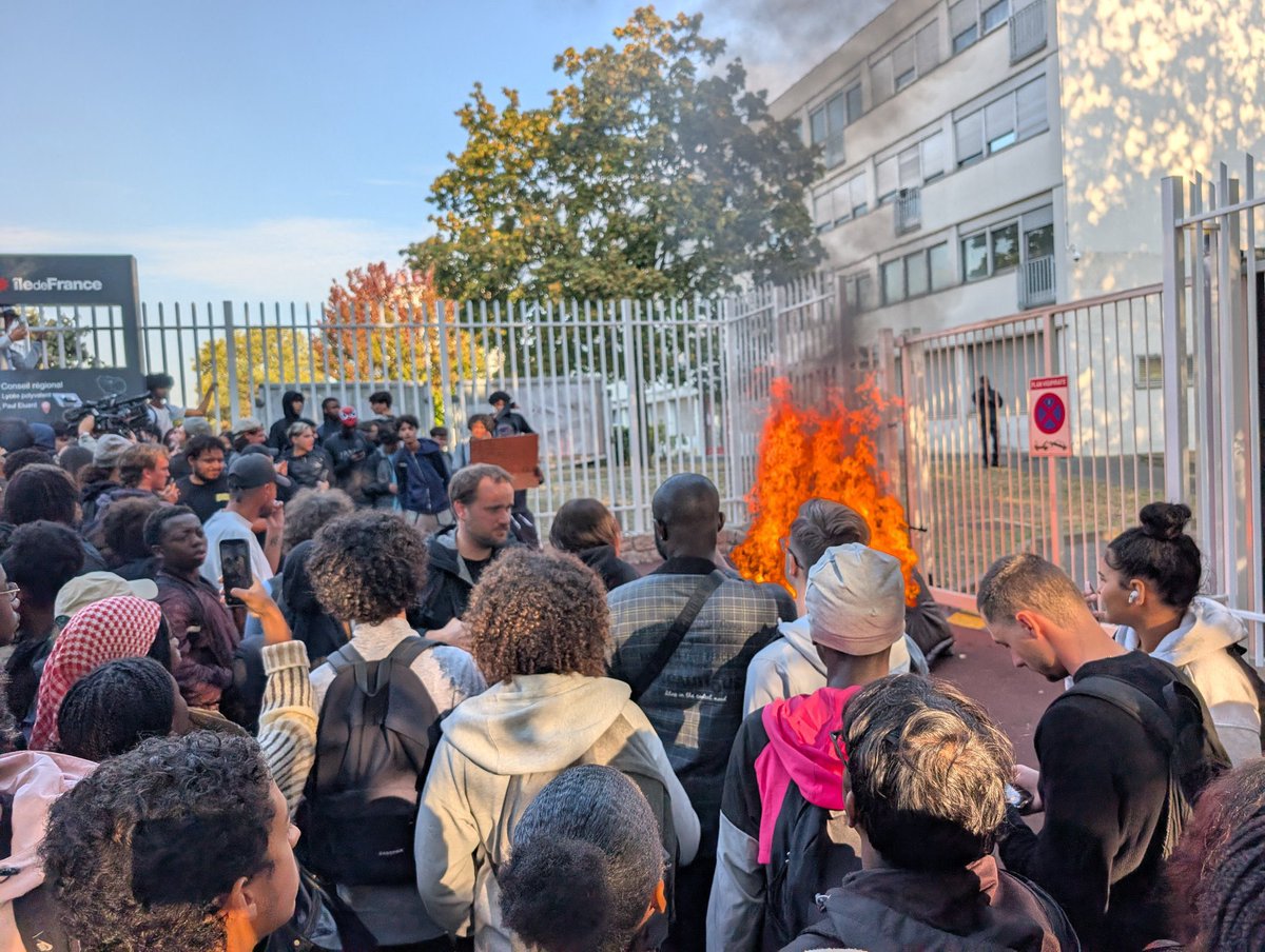 A_mttr's tweet photo. Et vous, vous êtes quelle France ? https://t.co/qKUfZ90ASS