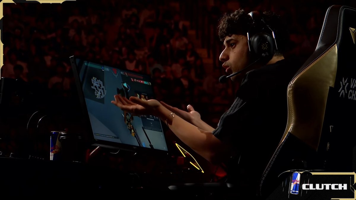 VALO2ASIA's tweet photo. Respect the composure. I'd have lost my shit https://t.co/O9SekfhRt0