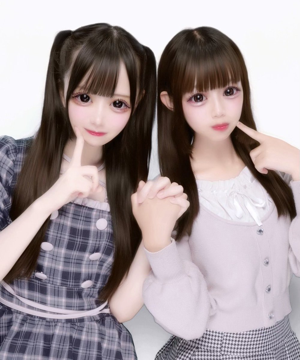 maid_mona2's tweet photo. みれいさんともな(  ◜ω◝ )💕︎ https://t.co/L4WrT1BNwa