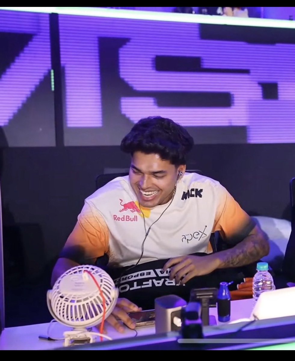 5goli36676's tweet photo. 4 finger wale fansy gameplay dikhane ke liye khelte hai,
 Asali game mindset ka hota hai  arey botnathan nhi improve Krna toh retire ho ja na lodu stream pe excuse kyu ch##ta rhta hai https://t.co/gwrQzTTweJ