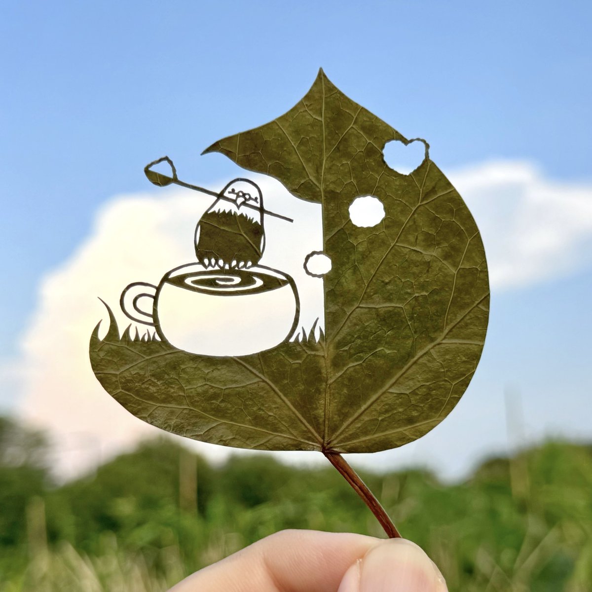lito_leafart's tweet photo. ｢オカエリ、コーヒー淹レタヨ｣

明日10月1日は…
#コーヒーの日☕️ https://t.co/BRlNl3klil