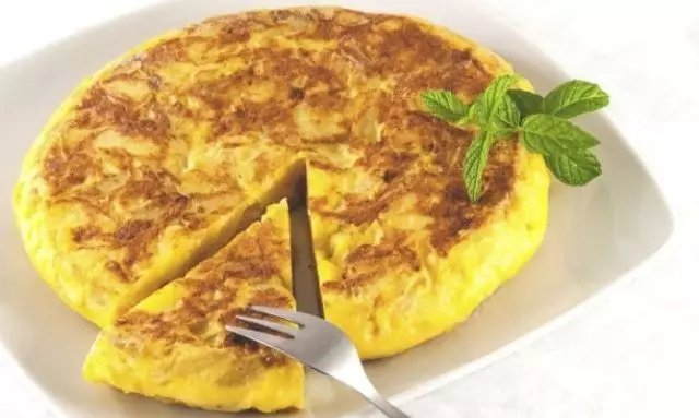 Peck1lr's tweet photo. Feliz Día de la Tortilla! Prueba nuestra tortilla de patatas con cebolla caramelizada, exclusiva hoy para celebrar https://t.co/VbzfNlQq4N