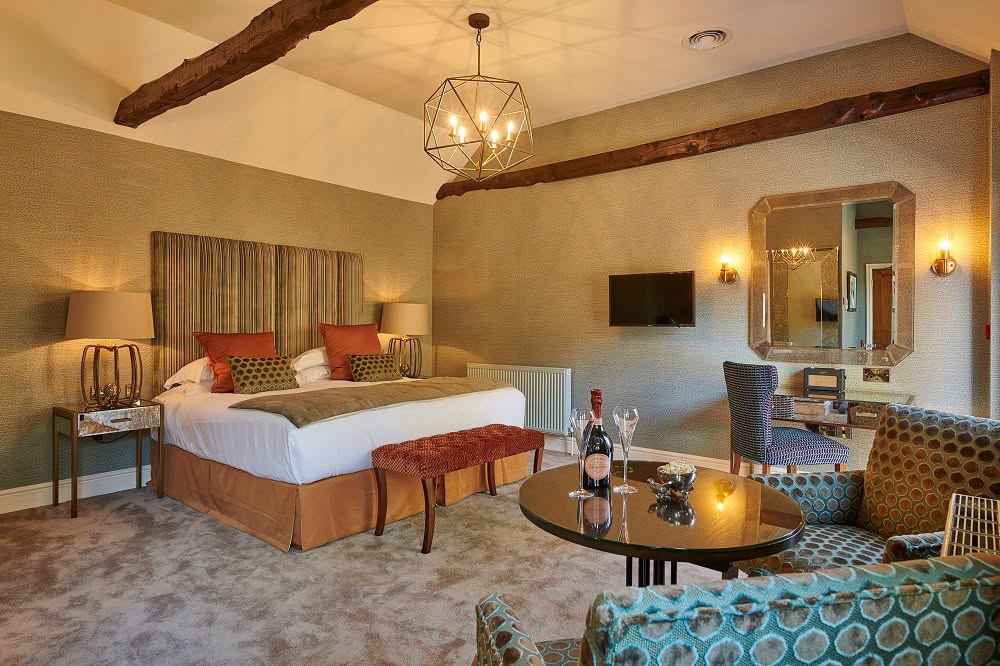 pipeandglass's tweet photo. Due to a cancellation, we now have room availability this Friday 2nd October at the Old Lambing Yard, along with a table for dinner.

Further details can be found on our website or instead please call 01430 810246.

#pipeandglass #michelinstar #pubswithrooms #luxuryaccommodation https://t.co/UVsIzh5PzA