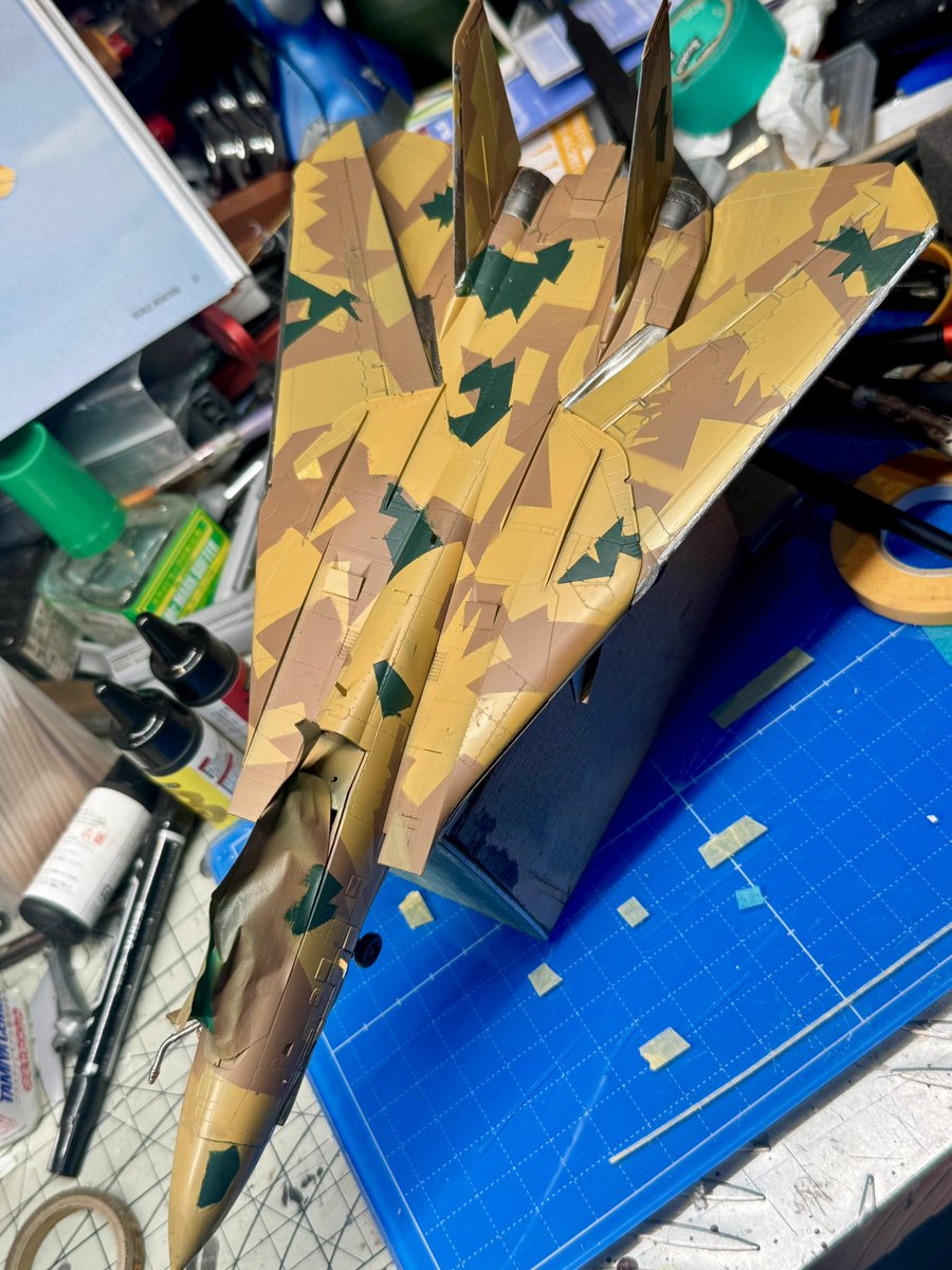 lowmolld8's tweet photo. グッシャグシャの作業台から。
慣れない飛行機、上手くいかない事だらけで自分の下手さに落ち込みながら…
なんとか間に合わせたい https://t.co/MweBQgAt3o