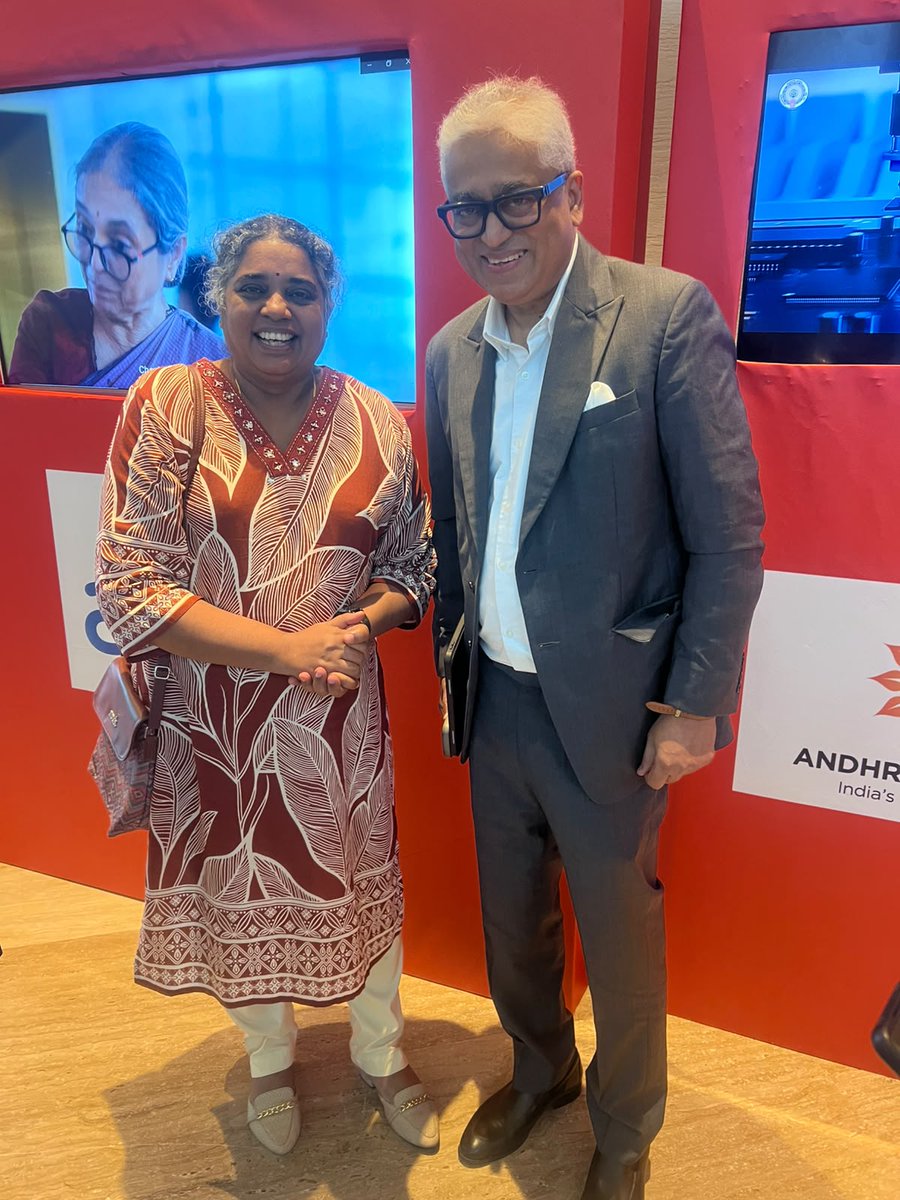 Zubedha's tweet photo. @sardesairajdeep Sir it was a dream come true moment. Thank You Sir...The most unexpected part was you taking my video to convey the message to Sagrika Mam... Would love to hear from her or know her feedback if possible 🙏 You have been our hero. More power to both of you. https://t.co/omlH36fA1z