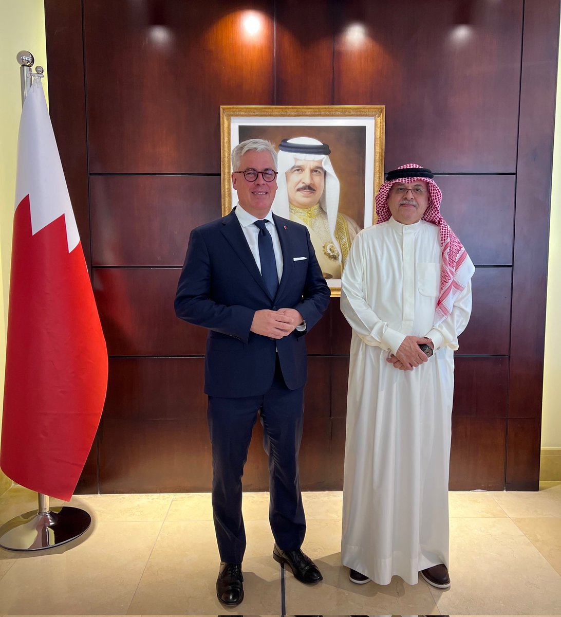 BahrainEmbJO's tweet photo. استقبل سعادة السفير الشيخ خليفة بن عبدالله بن حمد آل خليفة، سعادة السيد لوي-مارتن اوميه، سفير دولة كندا لدى المملكة الاردنية الهاشمية، وجرى خلال اللقاء استعراض سبل تعزيز علاقات التعاون بين البلدين الصديقين والمواضيع ذات الاهتمام المشترك. https://t.co/9QIRqsUHyR