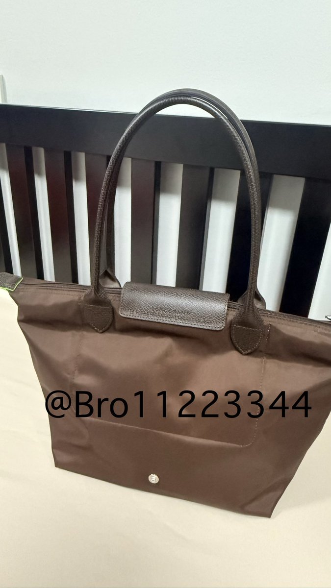 Bro11223344's tweet photo. ส่งต่อ LONGCHAMP Le Pliage Green M long สี Moka ❗️ราคา 4900 รวมส่งค่า❗️ อปก. การ์ด ถุงซิปคับ ใหม่มากๆ หูยังแข็ง ตั้งได้ + เค้าแถมกระเป๋าจัดระเบียบไปให้ด้วยคับ ใครสนใจเด็มพต.ได้เลยคับ 
#ส่งต่อlongchamp #ส่งต่อlongchampแท้  #ส่งต่อกระเป๋า #ส่งต่อเสื้อผ้า #ส่งต่อเครื่องสำอาง https://t.co/gnA8MkTIwc