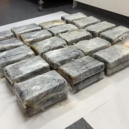 MarioNawfal's tweet photo. 🇫🇯 HIGH TIMES in Fiji after the tiny island nation's High Court found a vault cleared that held nearly 40kg of cocaine from a 2019 bust, worth about $13 million. 

An initial inspection found 7 bricks gone. Forensic tests then showed the rest had been swapped for flour. NONE of the original evidence remains.

6 judiciary staff are persons of interest. A separate 12kg haul vanished from court storage earlier this year.

Fiji sits on the Pacific drug route from the Americas and Asia to Australia and New Zealand. 

Overflow meth has fueled a local addiction crisis and the world’s fastest-growing HIV epidemic, now a national emergency. 

The court was supposed to keep the evidence safe...

Source: CNN / Writer: Jamie
