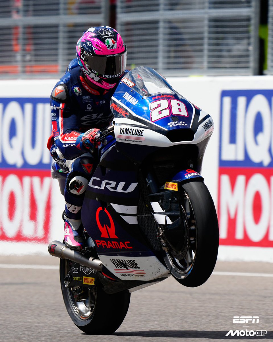 MotoGP_ESPN's tweet photo. ¿Cómo es un #WheelieWednesday en las diferentes categorías? ¡Aquí te mostramos como los pilotos levantan su moto más allá de la cilindrada que conduzcan. 🔥 https://t.co/inK7jyPrzO