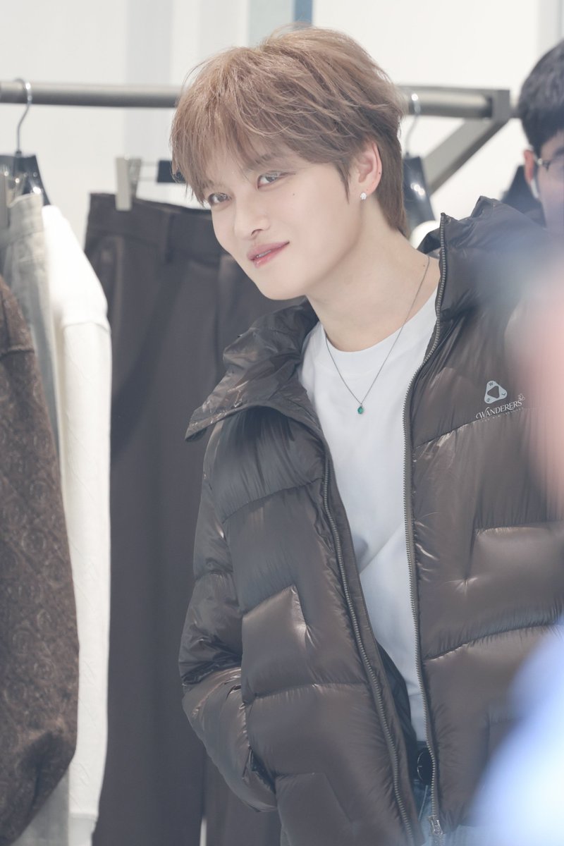 Wanderers_JJ's tweet photo. 260930 GXG 브랜드 행사☘️

@bornfreeonekiss

#김재중 #재중 #JAEJOONG #KIMJAEJOONG #金在中 #ジェジュン https://t.co/PGzNV7F3nW