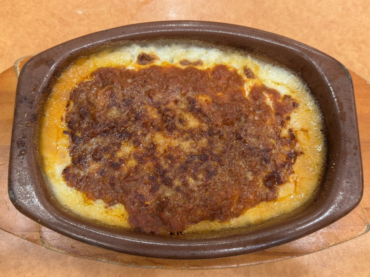 W5Kzr's tweet photo. サイゼリアによく行きます。フリードリンクのコスパが良い。料理を1つ頼むと200円で利用できる。小エビのサラダ、ミラノ風ドリアは鉄板。はじめて食べたけど、バッファローモッツァレラのマルガリータピザはミルキーみたいで生地がもちもちでおいしい。埼玉の人気チェーン店るーぱんのピザよく食べます https://t.co/ldNWXW1ZwI
