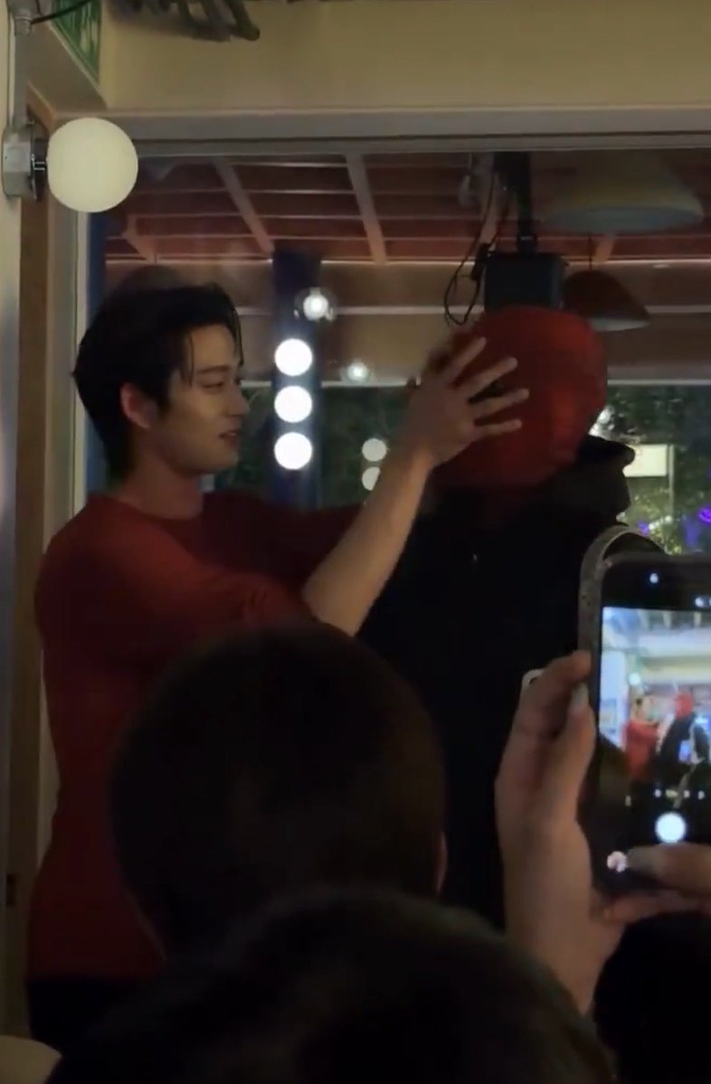 willykest's tweet photo. #williamjkp I was joking when I said you really are spiderman saving the day while having a lover too, but I don’t think it’s a joke anymore https://t.co/GwXcui01JO