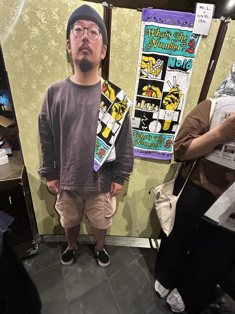 midomaru110's tweet photo. ライブ楽しかったですよ😊
めちゃ盛り上がりましたよね👍
前回ポストできなかったので今日しました😂
シムラさんパネルじゃないみたい!笑😆本物⁉️笑🤭
#Noox
#No18 https://t.co/5CeGyRusor