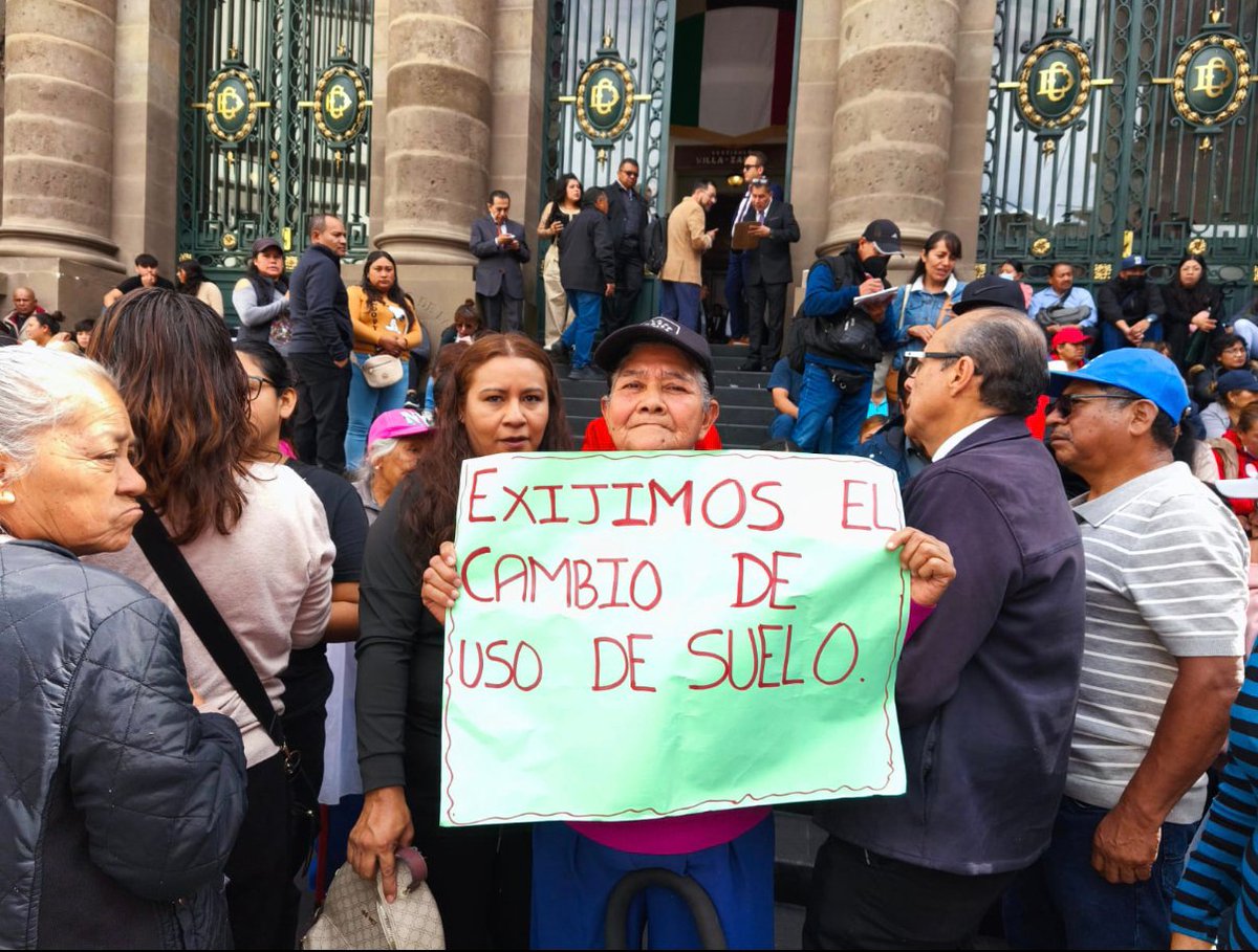 GloriaBritoN's tweet photo. Buenos días. Te invito a leer mi artículo de esta semana: EN LA CIUDAD DE MÉXICO ANTORCHA PROMUEVE INICIATIVA CIUDADANA PARA REGULARIZAR COLONIAS 
https://t.co/fwBG76c7SI https://t.co/9vxv10J9HO