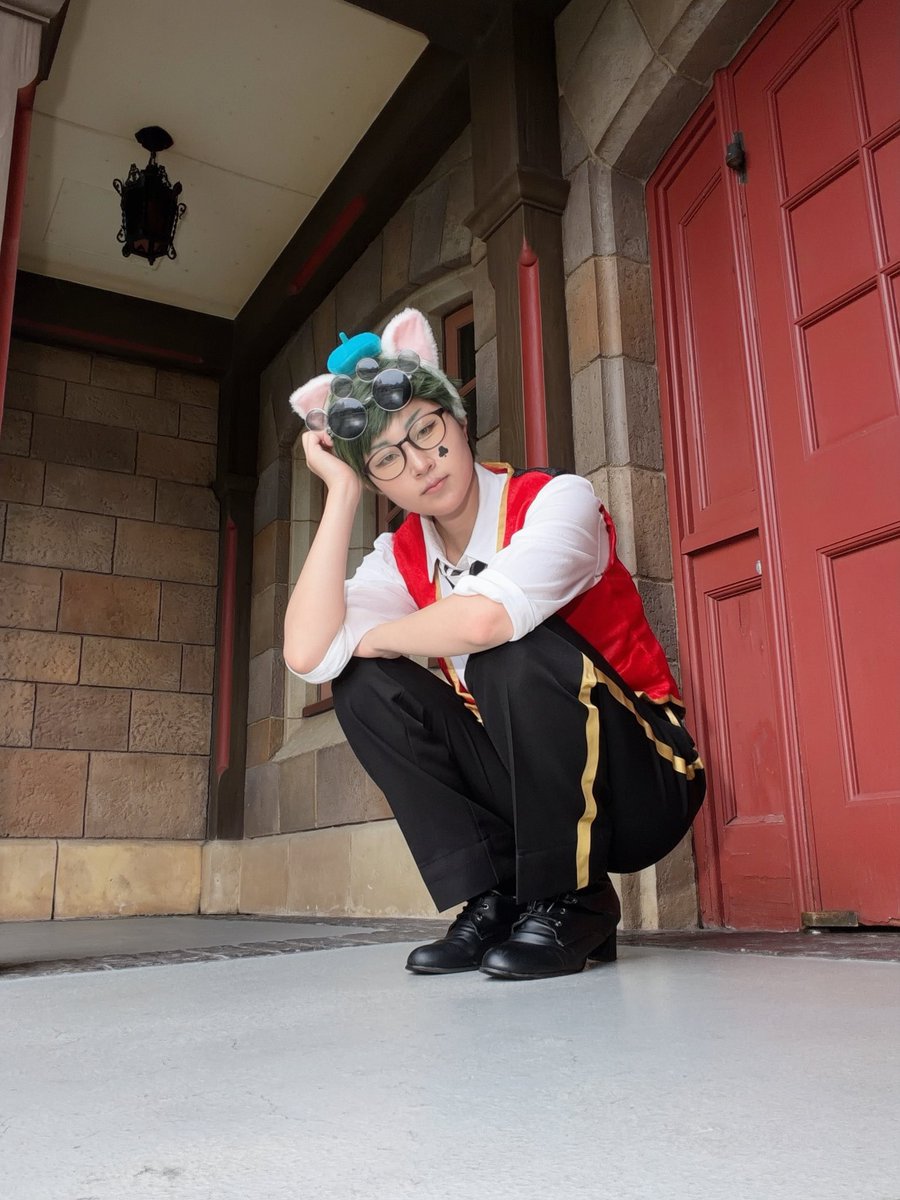 papi4_pi4pi4's tweet photo. 急遽30🏰インパ！ぼっちだったけどビジュのいい仮装者さん多くて好
⚠️重加工
#Dハロ仮装2026 
#ツイステ仮装 https://t.co/8IpDLWZEF5