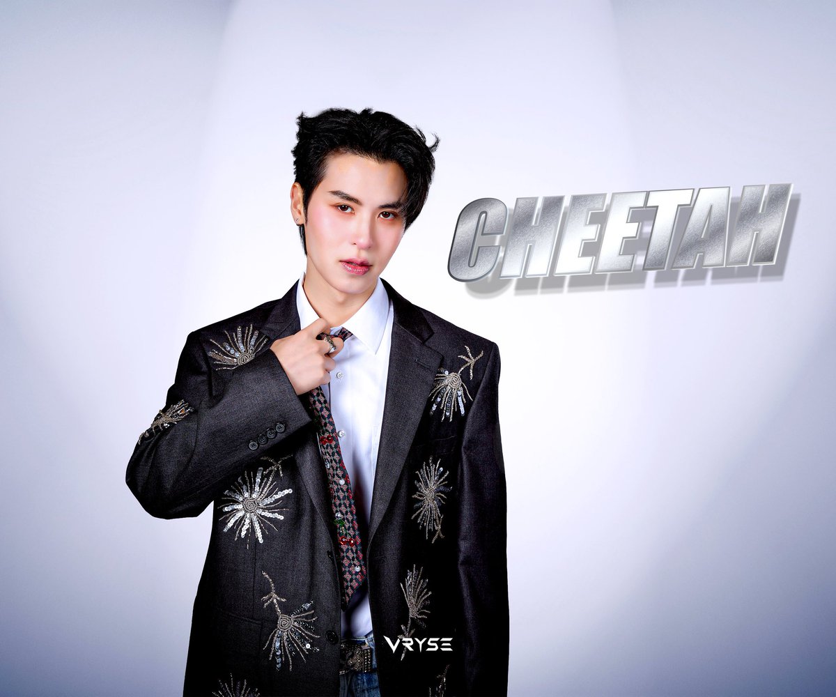 VRYSE_Official's tweet photo. 💫 VRYSE : MEMBER 01 — CHEETAH
“THE SPARK”
พลังที่พร้อมจุดประกายทุกโมเมนต์ให้มีชีวิตชีวา
ทำความรู้จักกับ "ชีต้า" หนึ่งใน 4 สมาชิกของ VRYSE
Get to know CHEETAH,
one of the four voices of VRYSE.
#VRYSE #VRYSECheetah #VRYSEOfficial
#WeRiseStrongerTogether #GRMEntertainment https://t.co/EsInAjkr2M