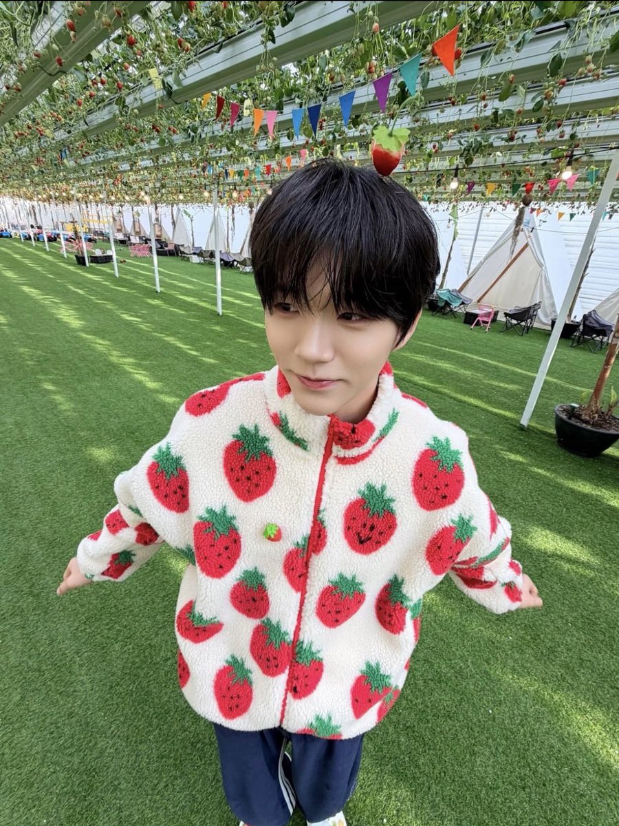 nowinauss's tweet photo. 광각 대영 귀여운거 아셔야됩니다. https://t.co/vqiF9APAg3