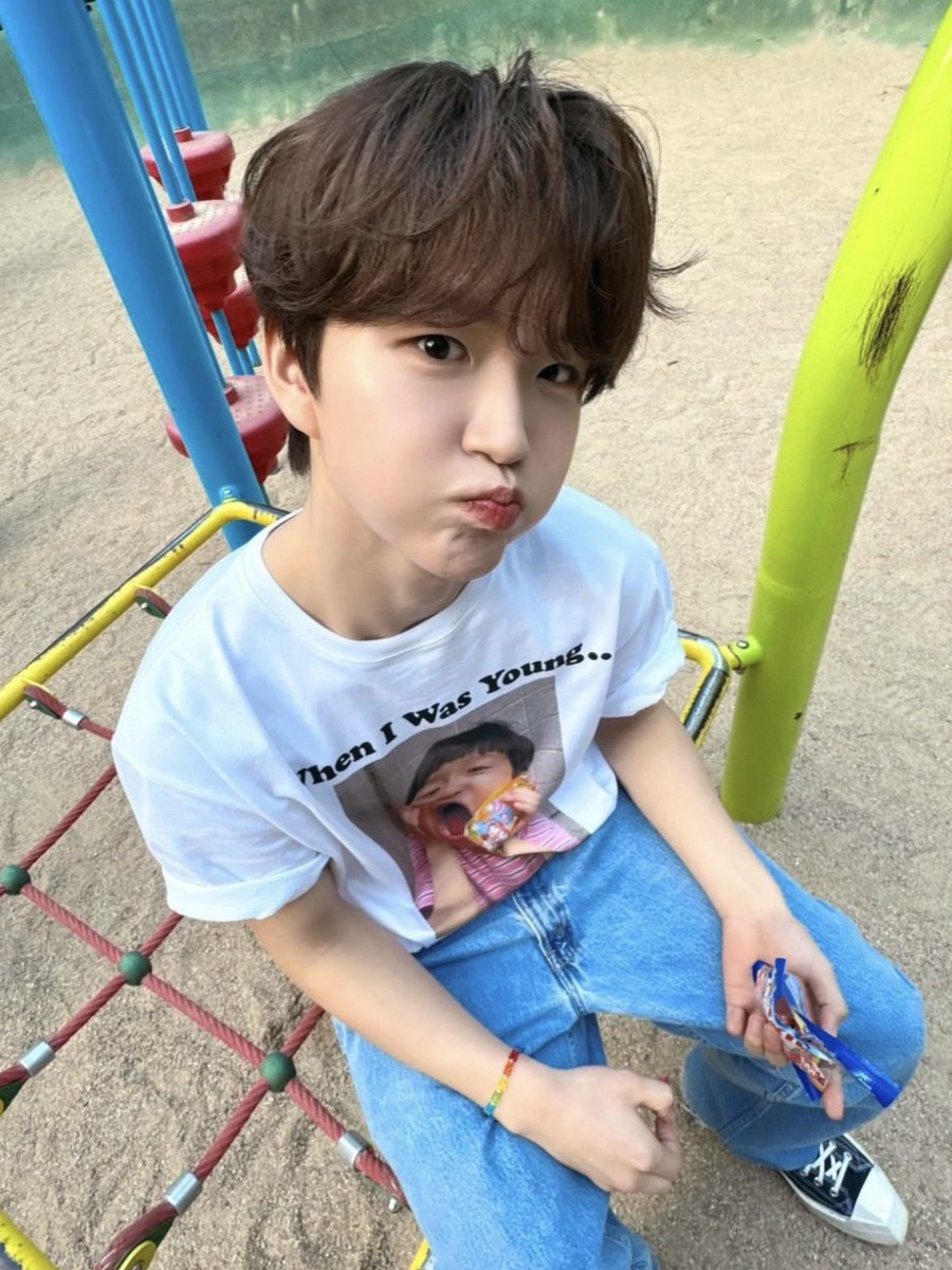 nowinauss's tweet photo. 광각 대영 귀여운거 아셔야됩니다. https://t.co/vqiF9APAg3