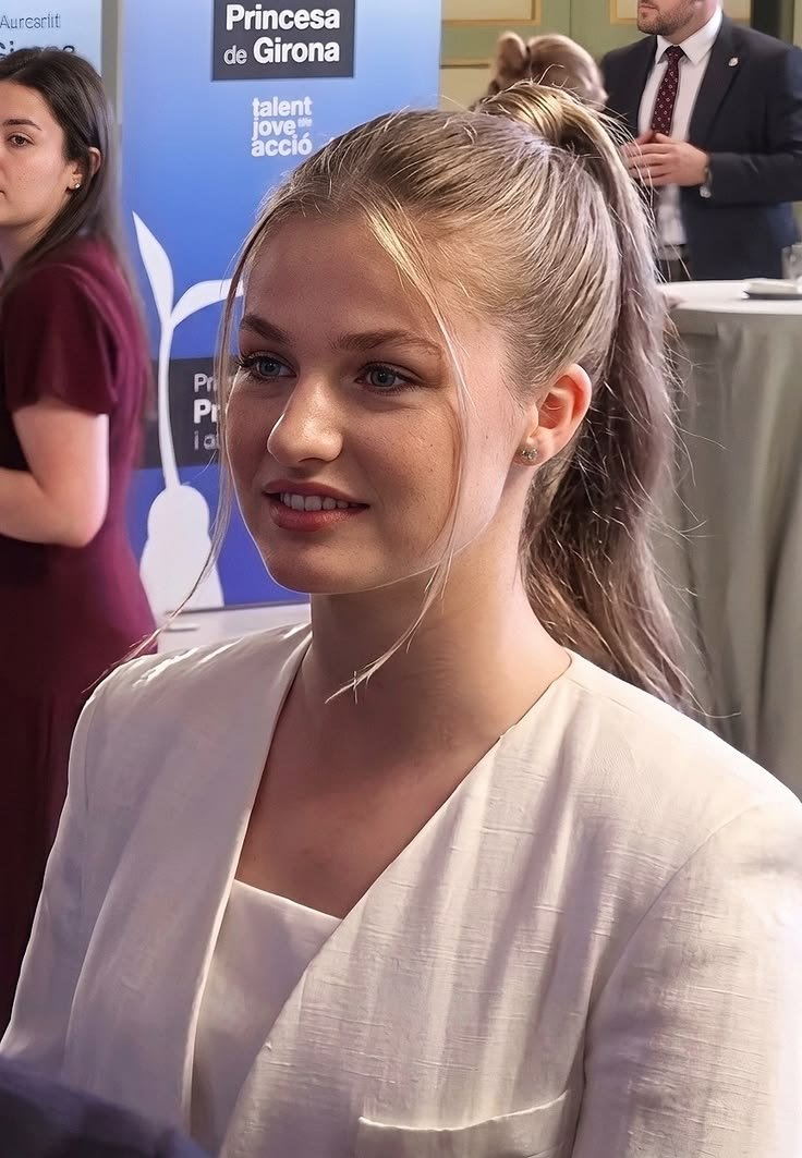 princesslefhcv's tweet photo. I’m looking for a boyfriend who will be honest and genuine with me. If you’re interested, send me a message here in the inbox.❤️ https://t.co/Lv4K9nR8Mc