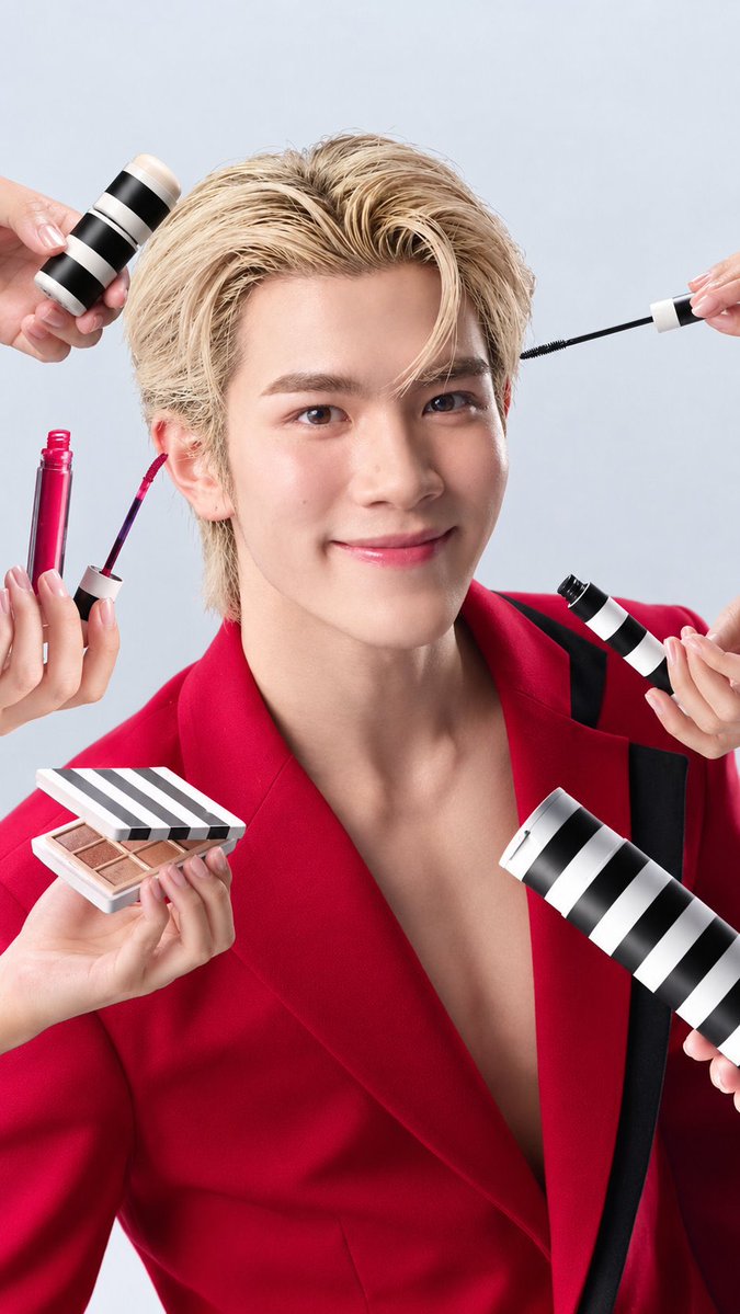 Vishmifernando0's tweet photo. Red was MADE for him 😭❤️ he looks absolutely gorgeous in it omg… my eyes are blessed
#SEPHORAXFOURTH
#SephoraTH12thAnniversary
#Fourthnattawat #โฟร์ทณัฐวรรธน์ https://t.co/hJiNlVW0GR