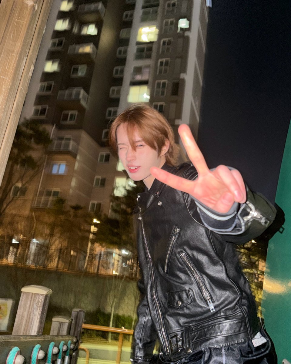 notyournoahs's tweet photo. ⠀ 

ㅤ✎「  #2GETHER47   」
⤹  💬  ；𝒇𝒓𝒐𝒎 𝗡𝗢𝗔𝗛 🐤

My last year of being a teenager starts now. Next year I'll become young adult🔥 

(@OFCTWG @NATIONFFICIAL)

⠀ https://t.co/aj7b8oW7Nu
