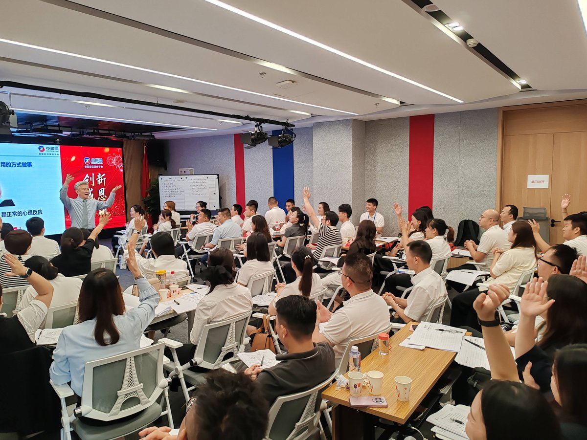 ObduliaCwh5's tweet photo. Hoy compartí conocimientos prácticos de marketing digital en el taller para jóvenes emprendedores. Fue una experiencia increíble ver su entusiasmo y aprender juntos! https://t.co/QMvbCFRWz7