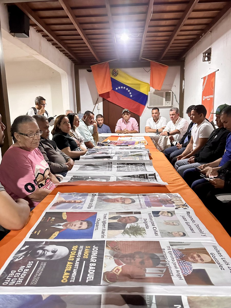 VP_Monagas_'s tweet photo. Maturín recibió al Bus de la Libertad. Desde VP Monagas acompañamos este encuentro y escuchamos historias que nos recuerdan que la libertad es un derecho, la dignidad no se negocia y ninguna familia debería vivir separada por razones políticas.

#BusDeLaLibertad #VoluntadPopular https://t.co/XHsfBh4ODQ