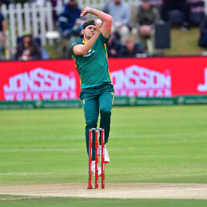 Australia are 131/3 after 20 overs.