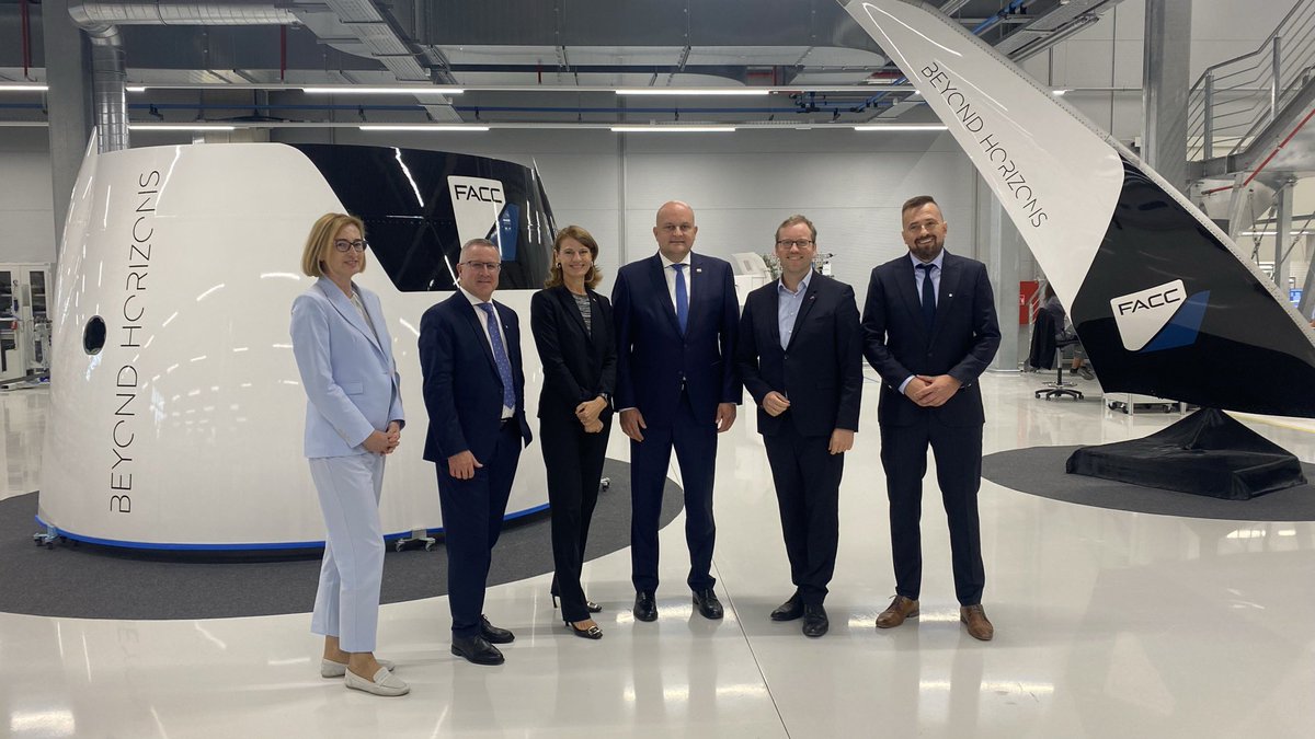 yts_at_eu's tweet photo. Last week #Austrian aeronautical component manufacturer #FACC in #Jakovlje celebrated together with minister @susnjar_a and CEO Robert Machtlinger the completion of the 2nd phase of investments on site - more to come! - creating innovative aerospace industry in #Croatia. 🇭🇷🤝🇦🇹 https://t.co/7PdherNRWh