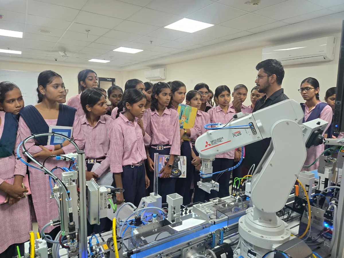 msmetcrohtak's tweet photo. 🏫 School Innovation Council (SIC) – Activity–2
📌 Under the DICE Initiative
🌟 Field Visit &amp; Idea Creation 💡
GGSSS Sampla, Rohtak
As part of the DICE (Design, Innovation, Creativity &amp; Entrepreneurship) Initiative, students of GGSSS Sampla, Rohtak actively participated in the https://t.co/y05irR51Gx