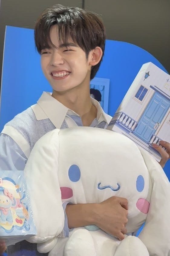 mochiporr's tweet photo. looking for interactive #moots bcs I am bored 

•main-#teeteepor
•Side-#auausave, #netjj, #ryujinpatji and more.
• Watching #MrfanboySeries rn and many more.
•Every fandom welcome.

♡/↺ to be moots  
 #moothunt〃・ #bltwt https://t.co/RWZ6EnSJRK
