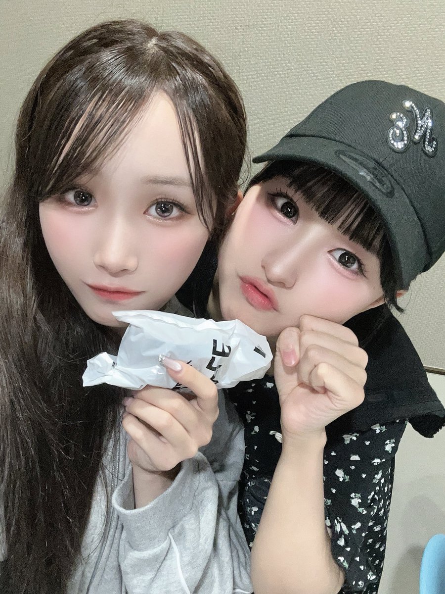 saara_hazuki's tweet photo. おやすみなさい🐱⸝·⸝⋆꙳
りちゃんがぱんをくれました(՞ o̴̶̷̤  ̫ o̴̶̷̤ ՞)ありがとう〜！♡ https://t.co/fe4pqLqi09