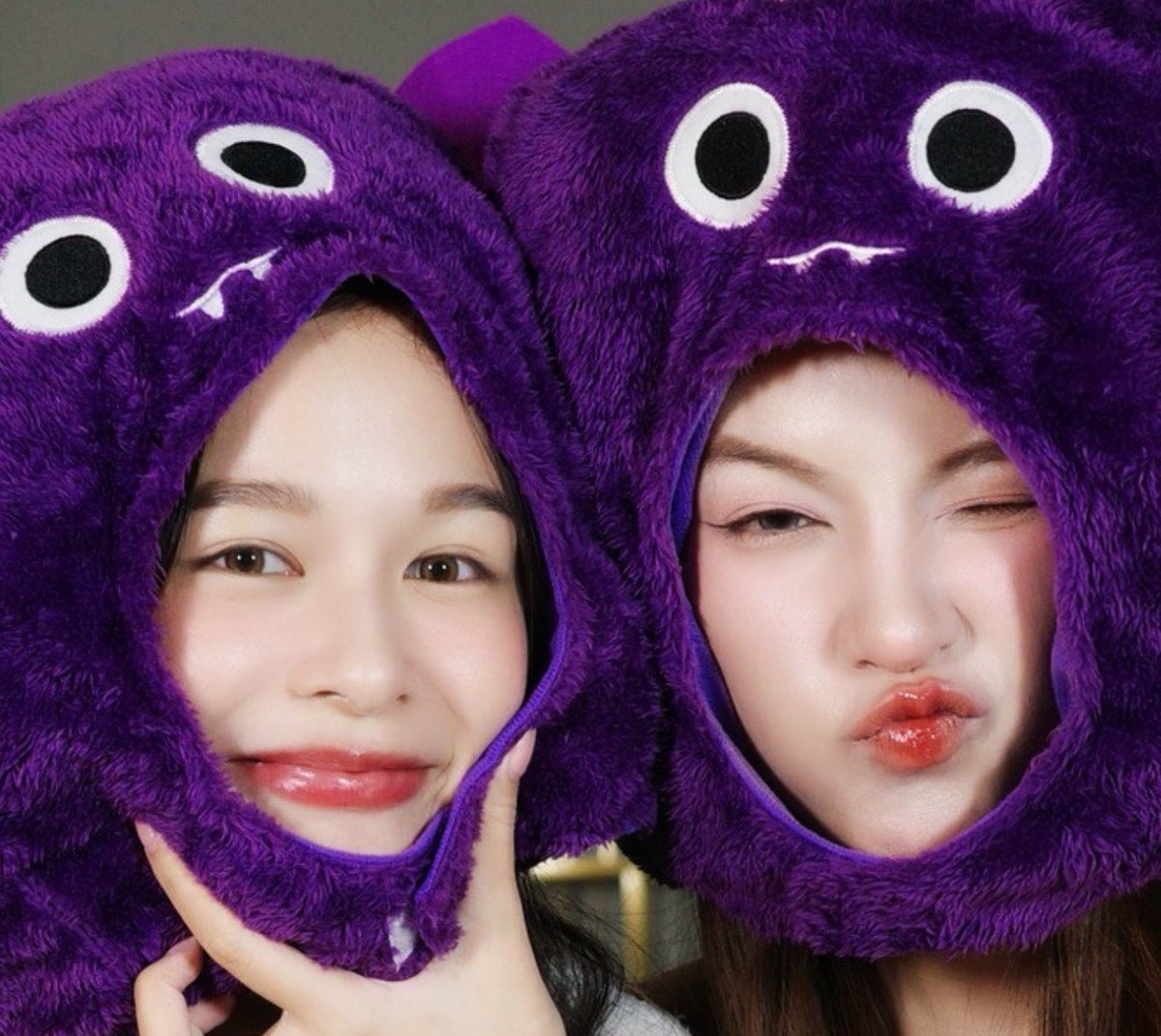JakM2012's tweet photo. Day 34 - Posting old photos and sweet moments of #TKNur together, hoping we have them reunited again soon.
Missing these two has been more than real now. It's been too long already! 🦌🤎🐬💙
#DQSP
Oh, we miss it too. 😂🤣🥹
#nurdesoraya
#TKphinyanech https://t.co/gtvLoxE056