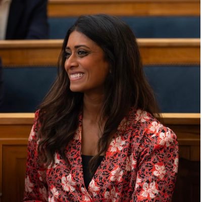 CerfiaFR's tweet photo. 🇫🇷🤦🏽‍♀️🍖 INSOLITE | « Vous reprendrez bien une petite taxe ? » La députée Prisca Thévenot critique un projet gouvernemental visant à taxer les produits transformés sucrés, alors qu’elle avait elle-même déposé un amendement en ce sens en octobre 2025 (n° AS1130).

Cet amendement prévoyait notamment d'instituer «  une contribution perçue sur les produits alimentaires transformés destinés à la consommation humaine contenant des sucres ajoutés. »