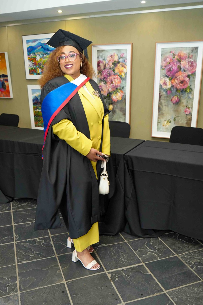 REGENT_BSchool's tweet photo. She understood the grad fit assignment. 🎓💅

#TeachingDifferently #RBSGrad2026 #GradFit #RegentBusinessSchool https://t.co/6lbJ0bODez