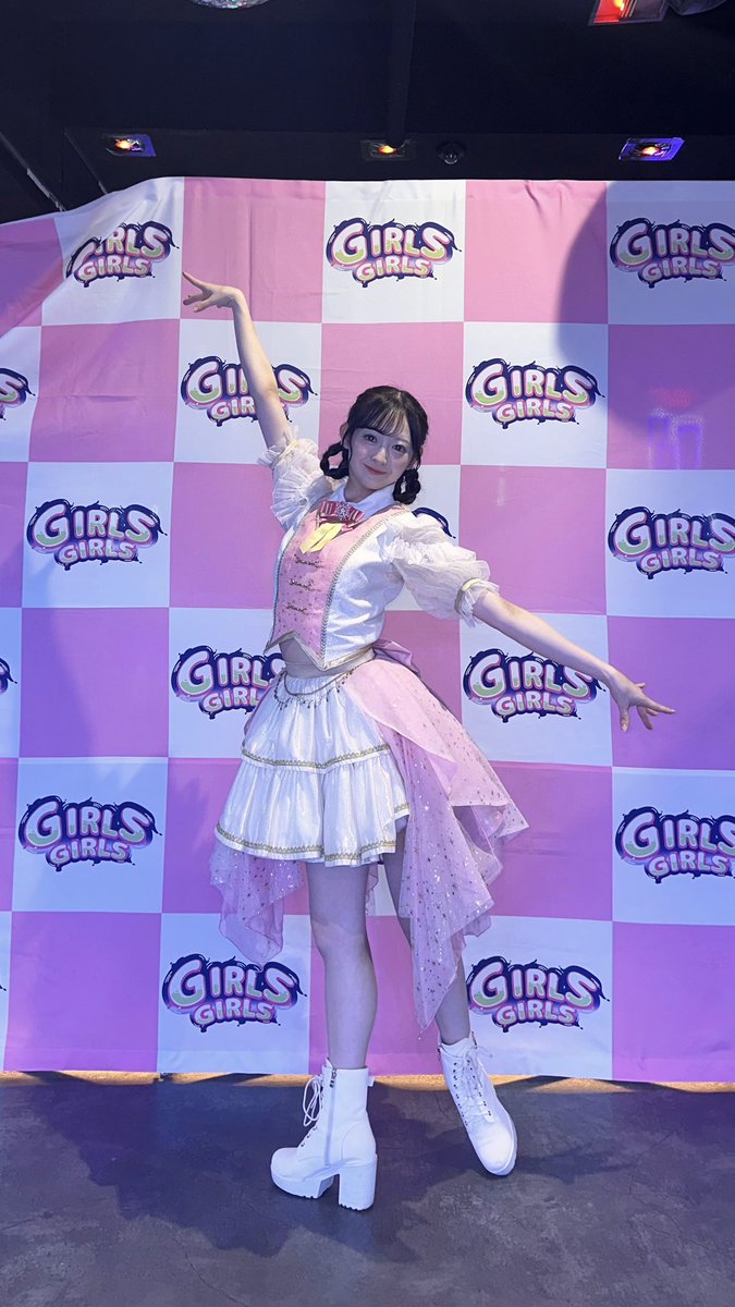 ayaka_aostaria's tweet photo. ⬅️これしたら衣装壊すからこれ➡️
 #バレエ  #おやすみ  #AOSTARIA https://t.co/ar160vq0Ki