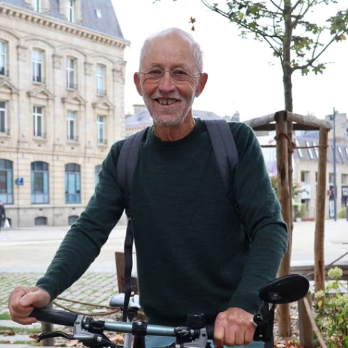 LMPositif's tweet photo. 🇫🇷 Atteint d'une grave maladie du sang, Pierre-Yves Prévoteau a retrouvé une nouvelle vie grâce à une greffe de moelle osseuse provenant d'un donneur allemand. Une compatibilité estimée à une chance sur un million. Cet été, il a bouclé 1 800 km à vélo pour promouvoir ce don si précieux. 🚴 (Ouest France) 

📸 Ouest France