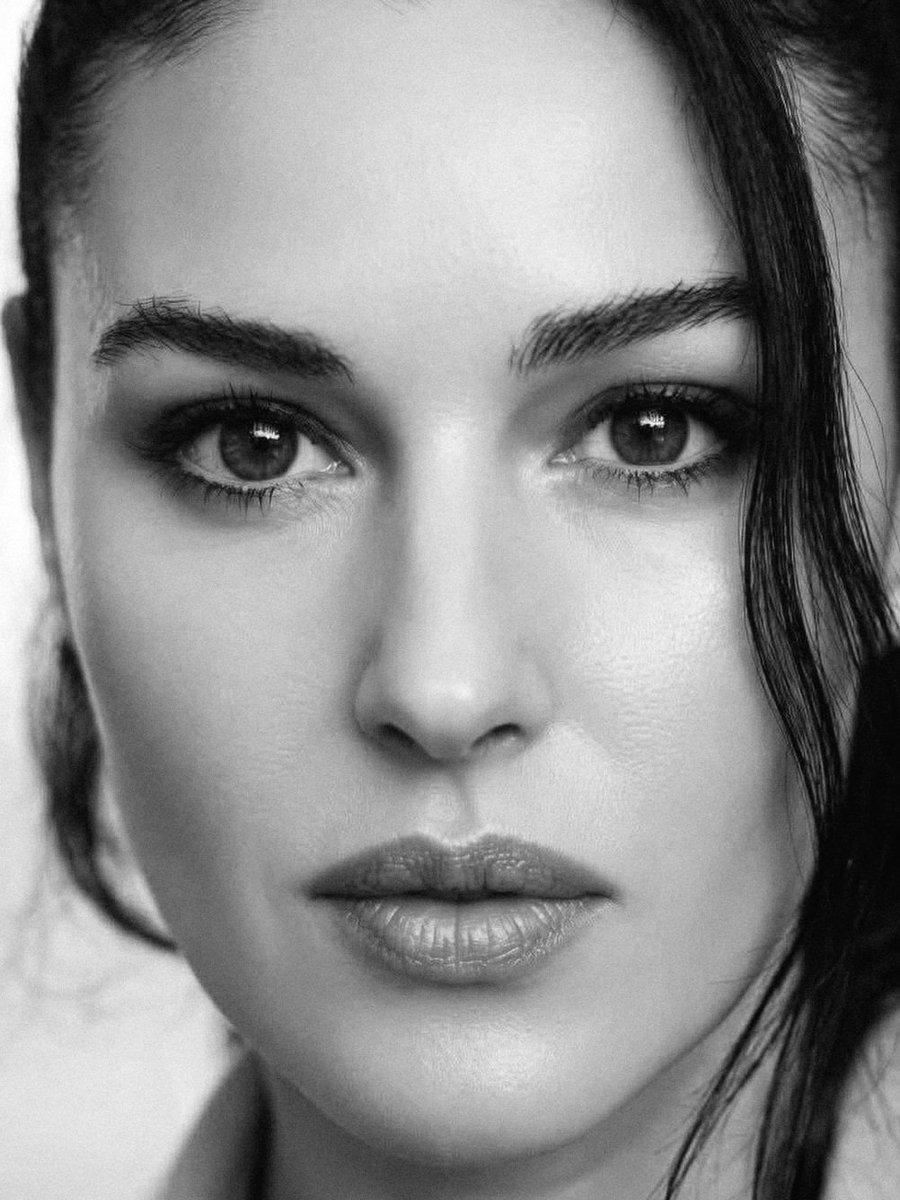Rocco_Parondi's tweet photo. Happy Birthday to the Goddess Monica Bellucci 👑👑🖤🖤✨️✨️
 #botd 62 years today 🥂🥂✨️ https://t.co/Awd8R1tXaT