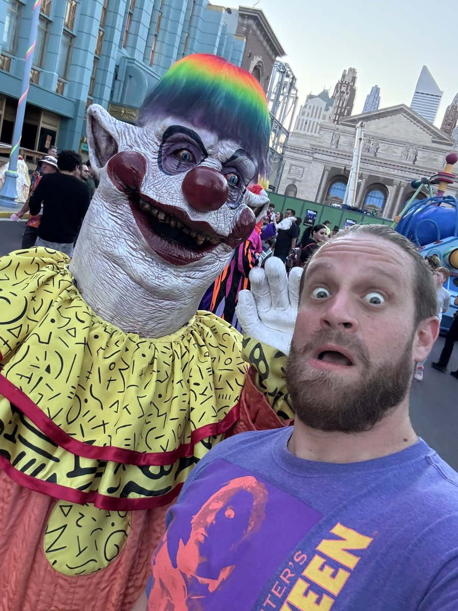 ShawnTheButcher's tweet photo. Perfect weekend at the most magical place on Earth 🌎 @HorrorNights @horrornightsorl 😱🎃 and @disney @waltdisneyworld 😍🎇 https://t.co/ppBu7xOLZV