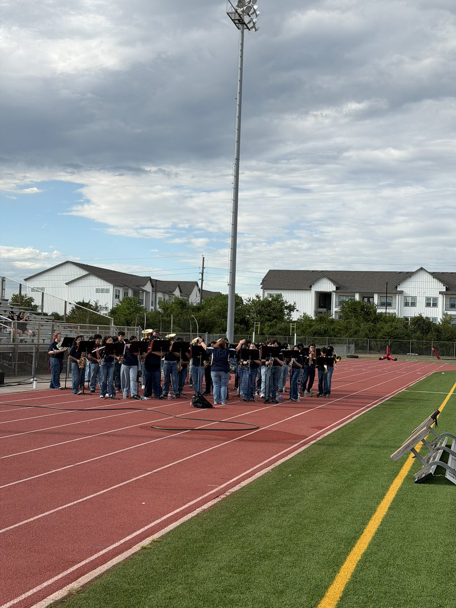 1HuskyAthletics's tweet photo. Great job by our band at last night football game @CySpringsHS !! @HopperMS https://t.co/1VtpconE3b